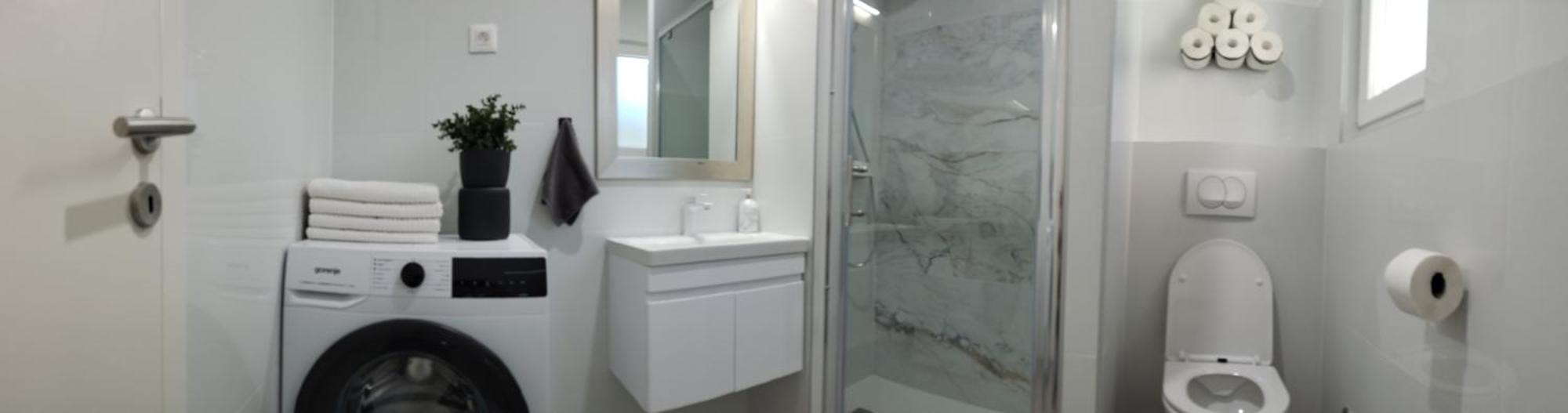 Appartamento Modern Two Bedroom With Spacious Seaview Terrace And Free Parking