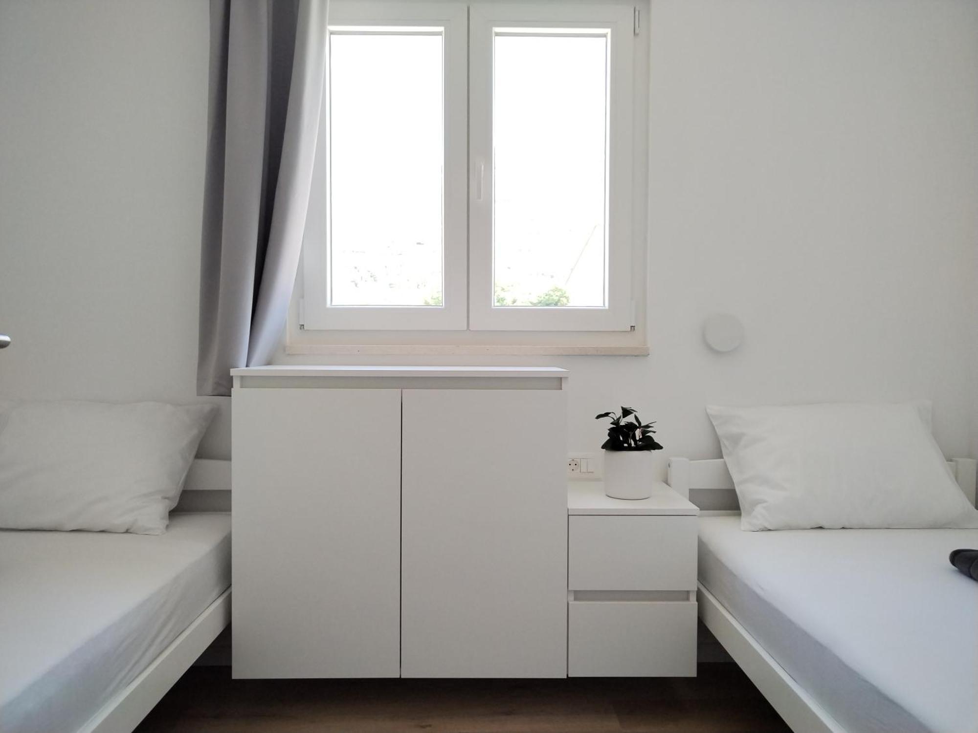 Modern Two Bedroom With Spacious Seaview Terrace And Free Parking Appartamento Kaštela